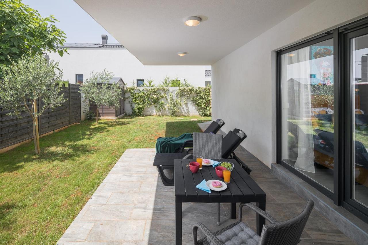 Studio Apartments Villa Valla - Free Bikes Fazana Luaran gambar