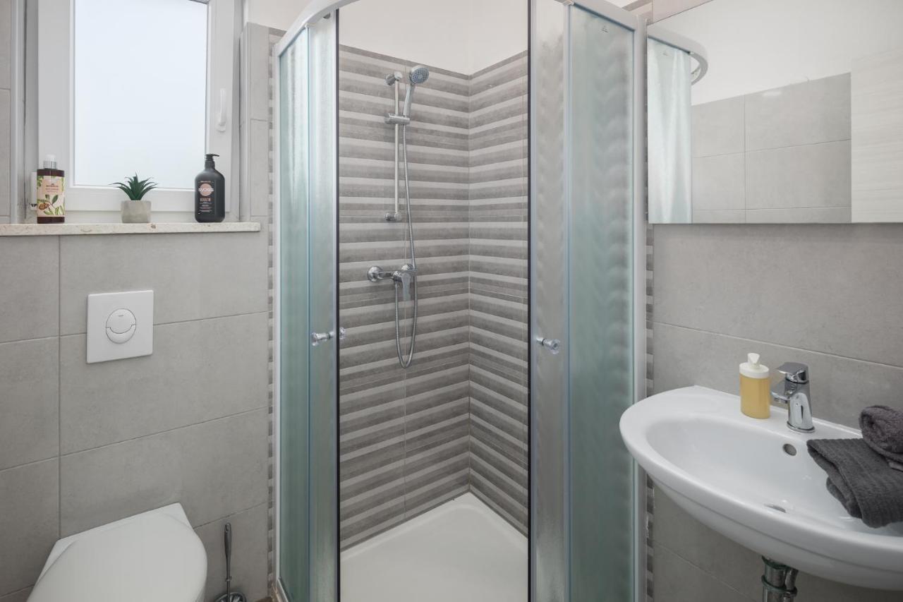 Studio Apartments Villa Valla - Free Bikes Fazana Luaran gambar
